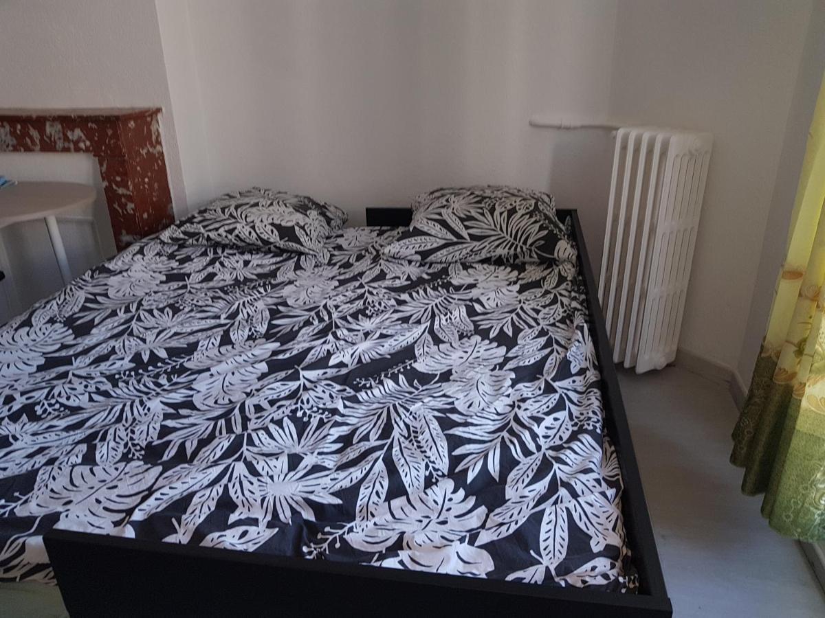 Studio With Sea View For 2 People Toulon Exterior photo